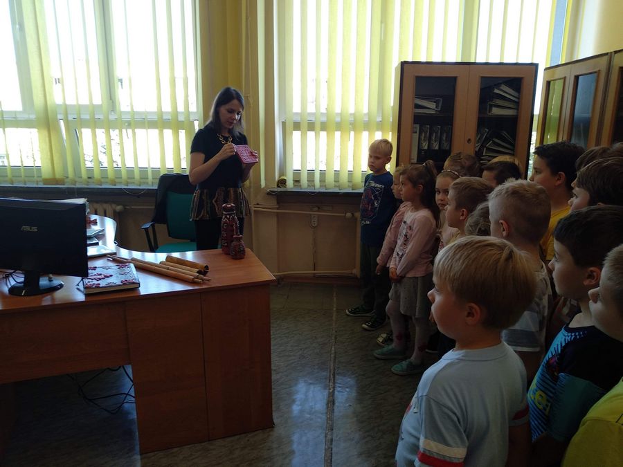 Read more about the article Pasowanie pierwszoklasistów na czytelników biblioteki szkolnej